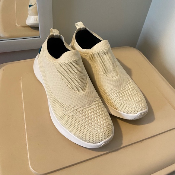 Vessi everyday 2.0 slip on - Picture 1 of 4